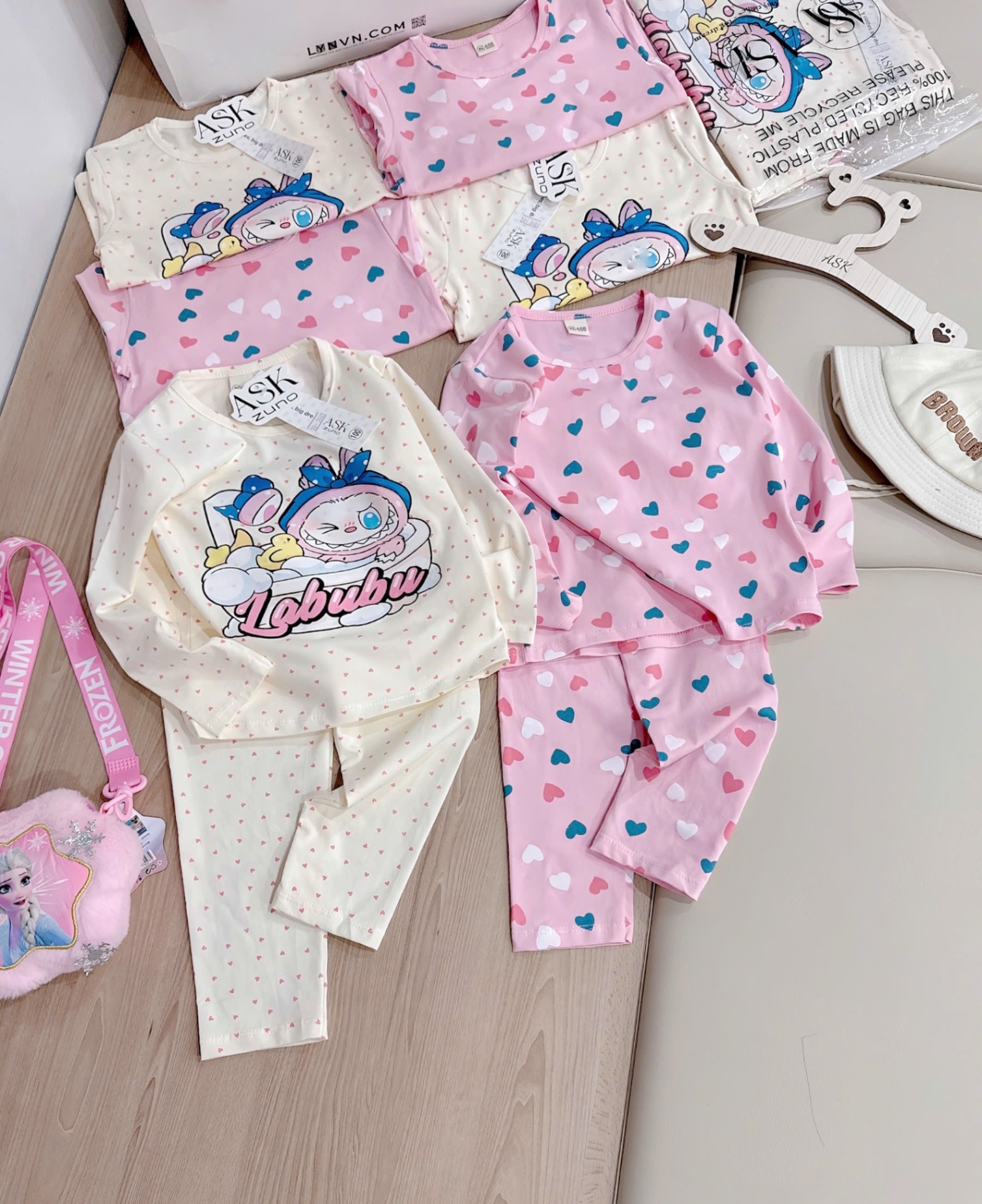 SET 2 BỘ DT LABUBU TRÁI TIM HỒNG BE