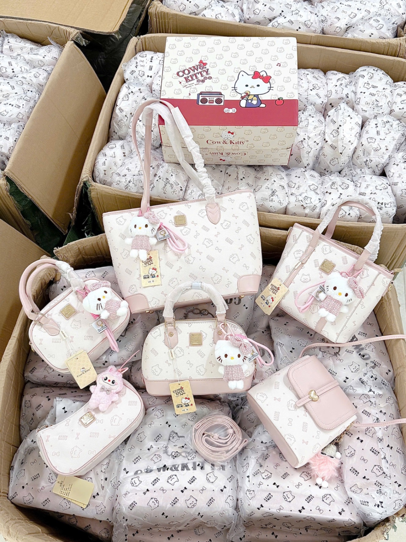 M8005 - TÚI COW KITTY TOTE HỒNG KÈM CHARM