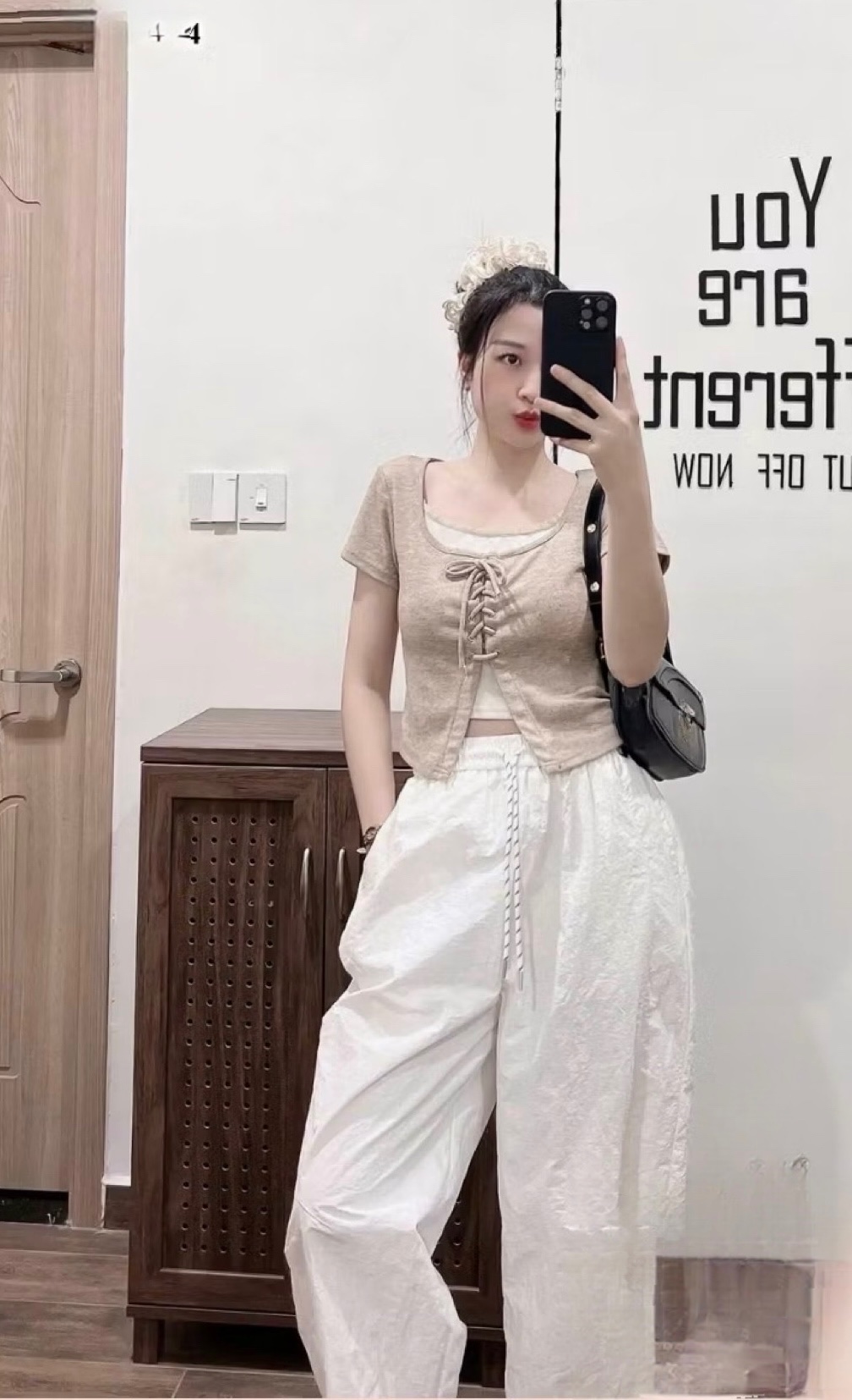 SET ÁO TĂM BE BUỘC DÂY QUẦN TRẮNG