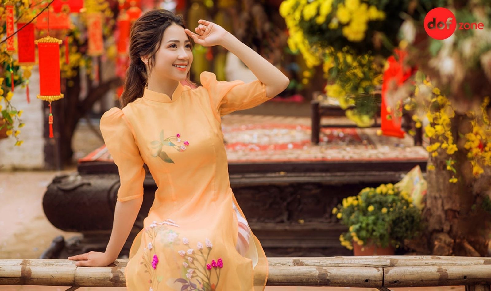12-cach-tao-dang-chup-anh-ao-dai-tet-2026-xinh-xan-cho-chi-em-9.jpg