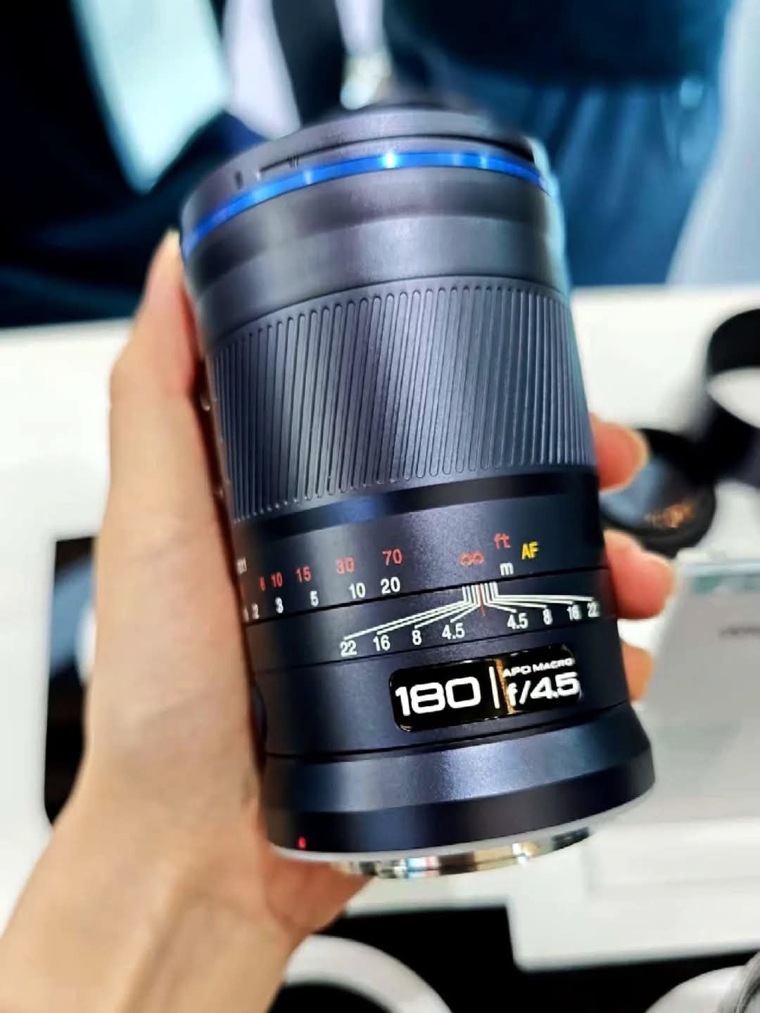 LAOWA AF 180mm F4.5 1.5x Macro – Lộ diện siêu phẩm macro mới khiến giới nhiếp ảnh “đứng ngồi không yên”!