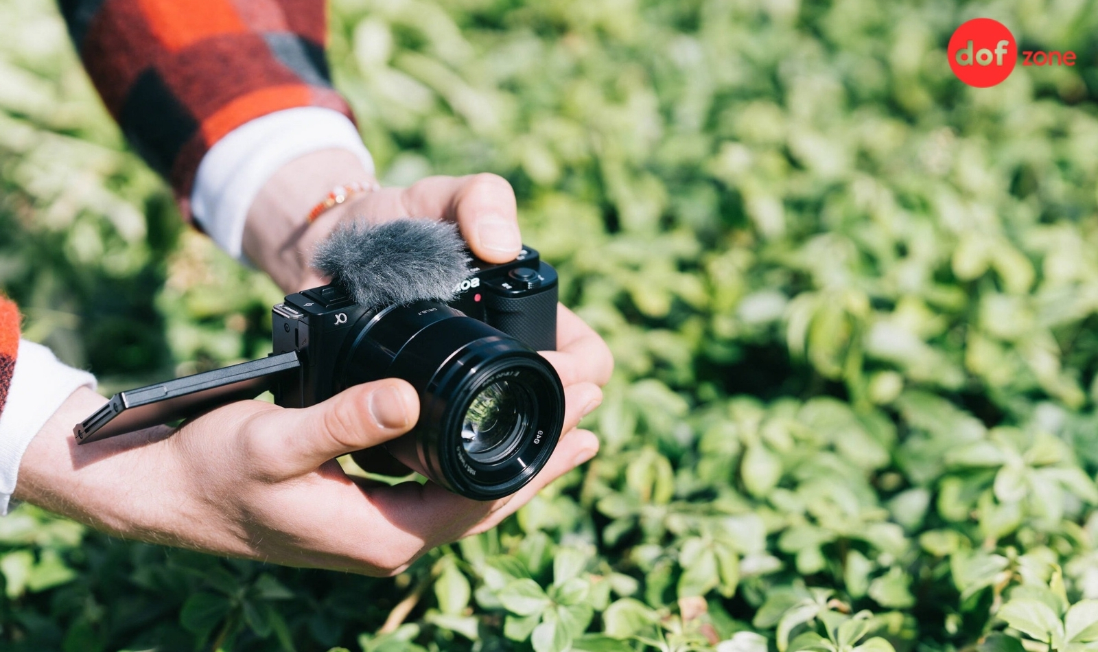 So-sanh-ZV-E10-II-va-ZV-E10-2-chiec-may-quay-vlog-dinh-cao_so sánh sony zve10ii và sony zve10-4.jpg