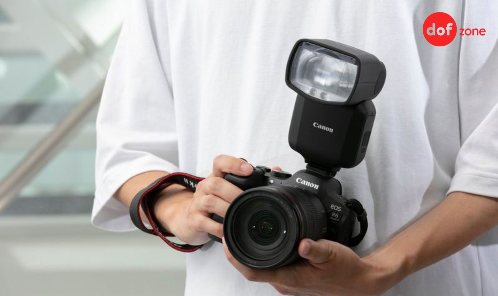 den-flash-cho-may-anh-canon-2.jpg