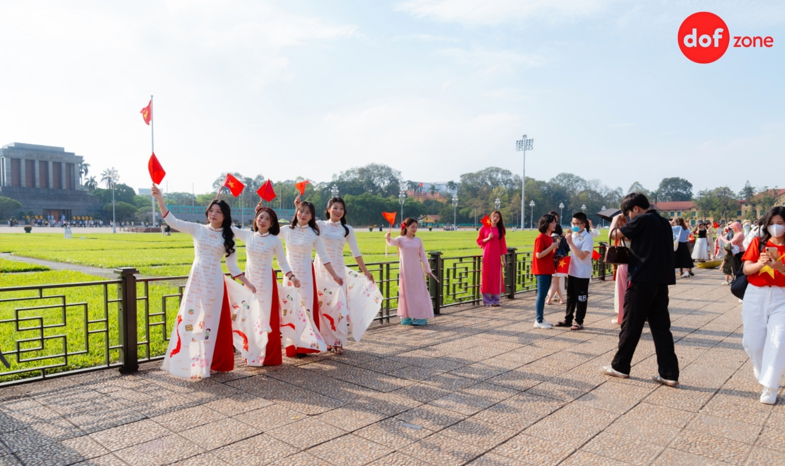 Top-20-dia-diem-chup-anh-tet-dep-tai-Ha-Noi-2026-17.jpg