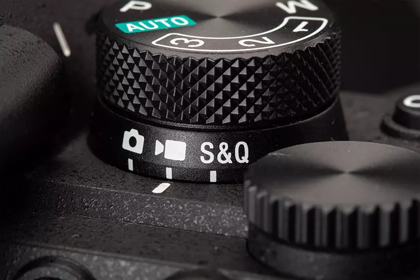 Sony Alpha A7 IV 12