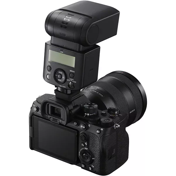 Sony Alpha A7 IV 06