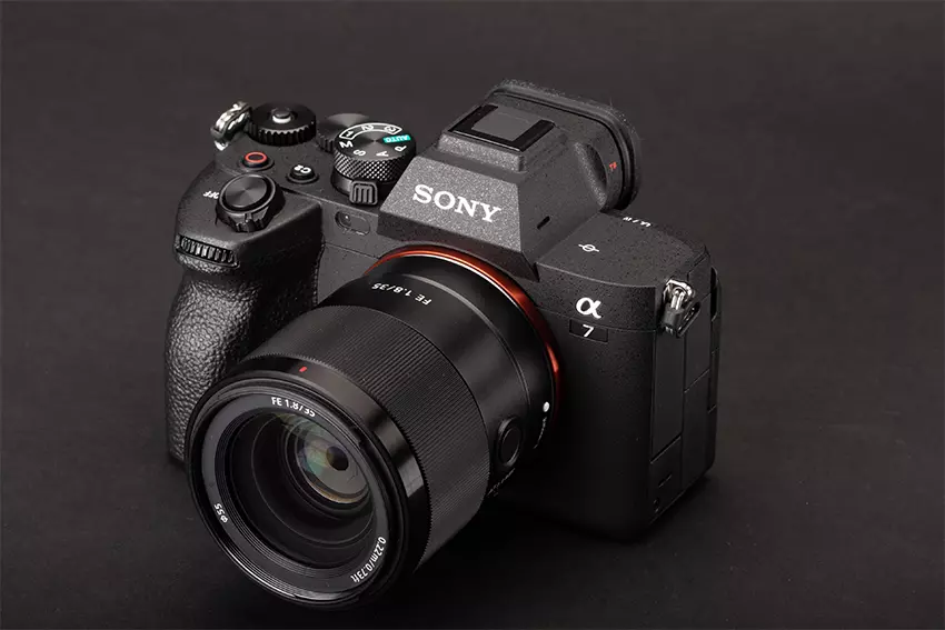 Sony Alpha A7 IV 02