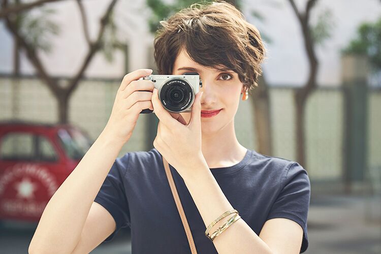 Máy Ảnh Sony Alpha A6100 Kit 16-50mm (Bạc) - Hàng Chính Hãng Máy Ảnh Sony Alpha A6100 Kit 16-50mm (Bạc) - Hàng Chính Hãng