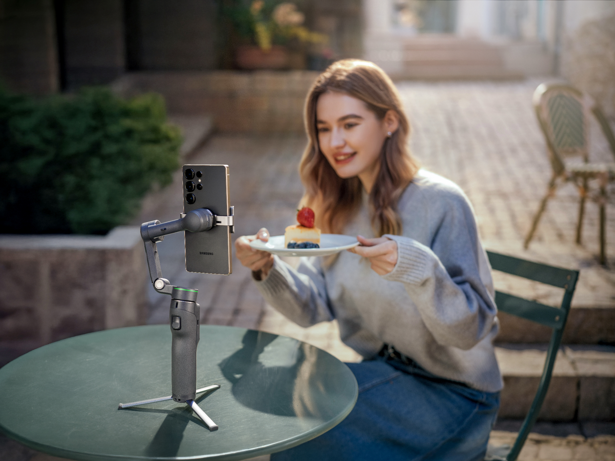 Gimbal-DJI-Osmo-Mobile-8P-Chinh-Hang-19.jpg?v=1778294054