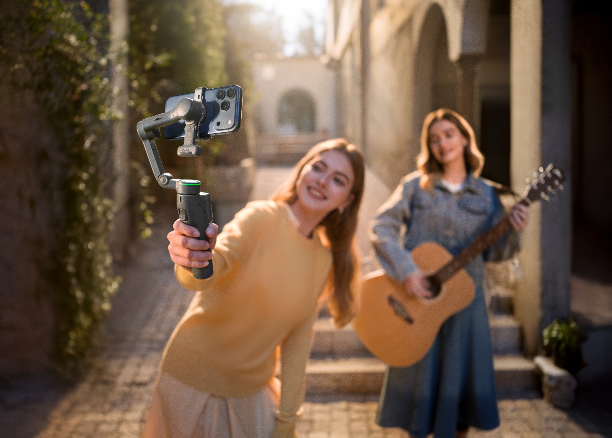 Gimbal-DJI-Osmo-Mobile-8P-Chinh-Hang-25.jpg?v=1778294093