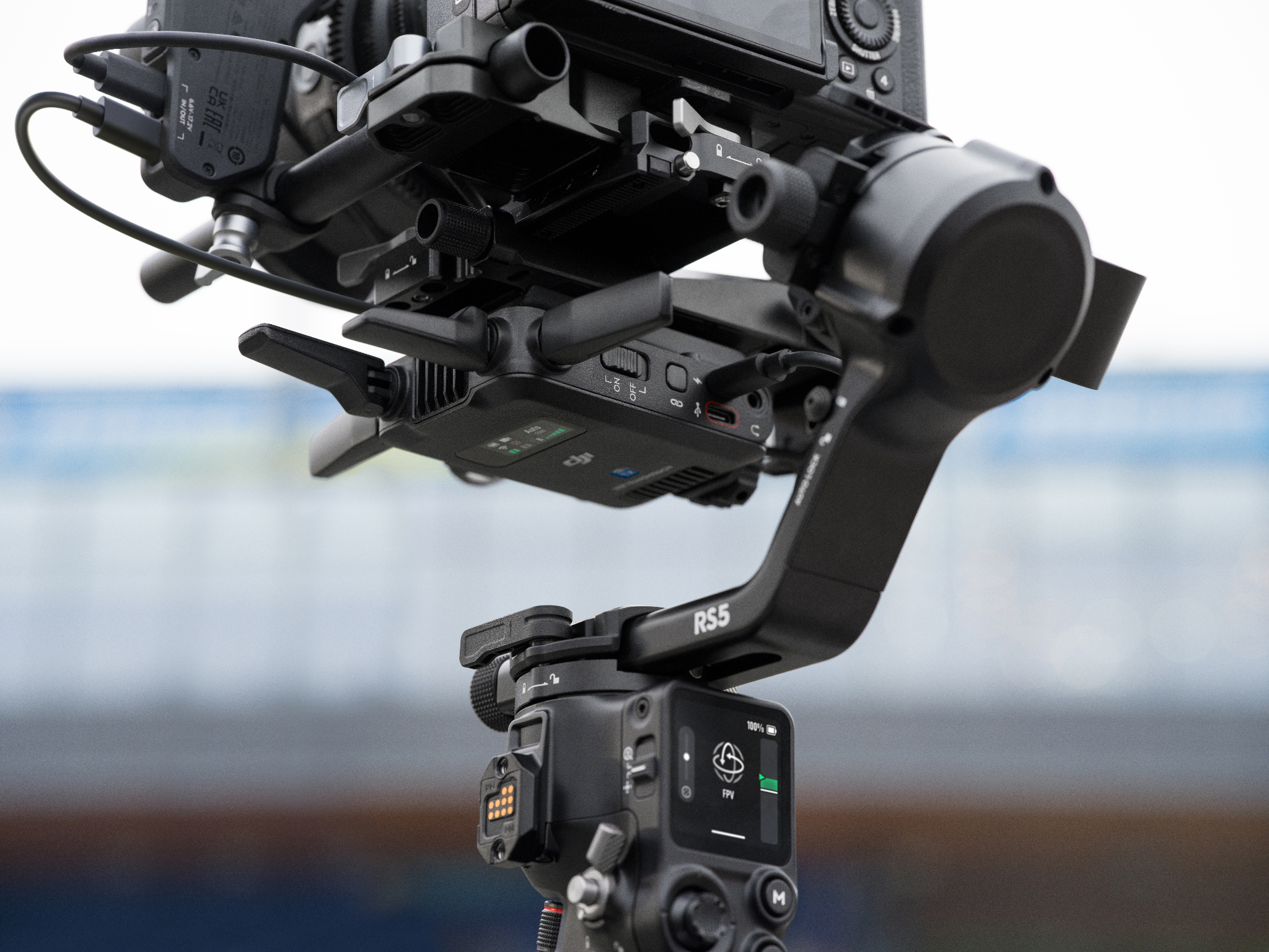 Gimbal-DJI-Ronin-S5-Combo-RS5-Combo-Chinh-Hang-9.jpg?v=1769585562