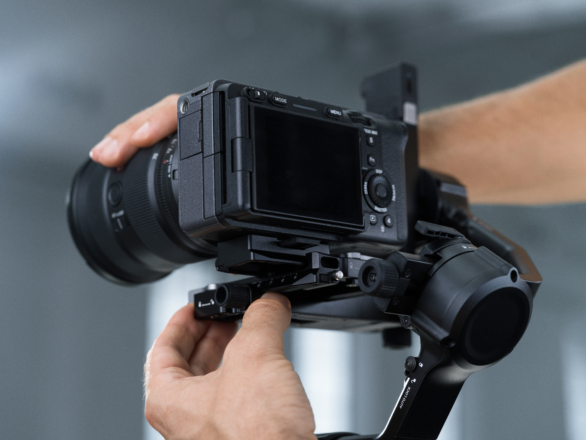 Gimbal-DJI-Ronin-S5-RS5-Chinh-Hang-13.jpg?v=1769584998