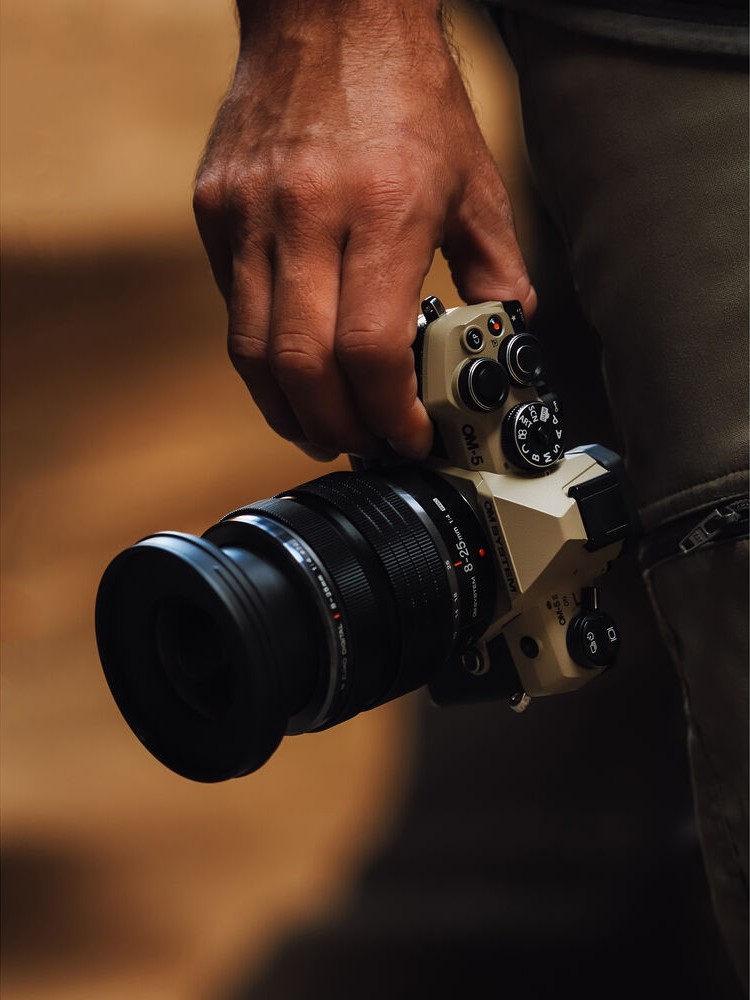 May-anh-OM-SYSTEM-OM-5-Mark-II-Chinh-Hang-2.jpg?v=1774604548