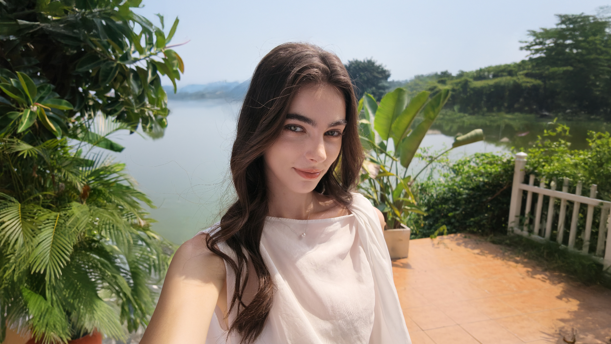 May-quay-cam-tay-DJI-Osmo-Pocket-4-Chinh-Hang-8.jpg?v=1776406849