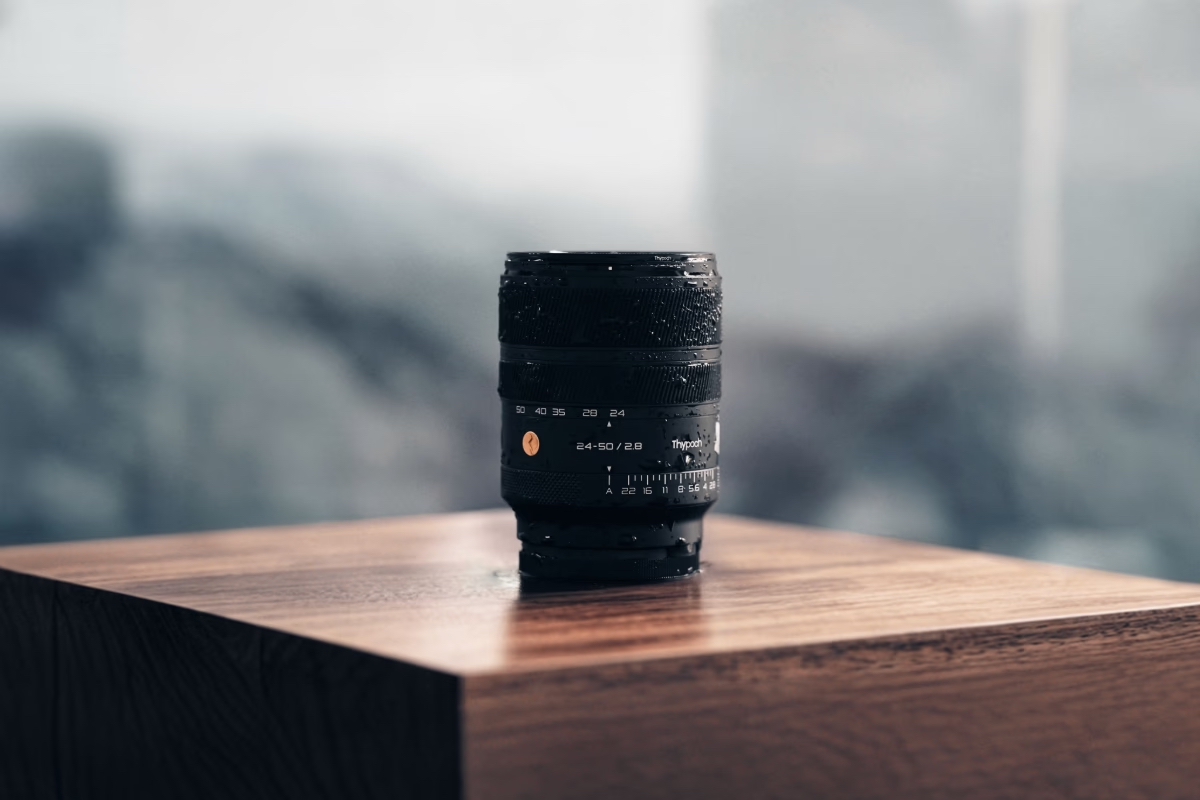 Ong-kinh-Thypoch-AF-Voyager-24-50mm-F2-8-For-Sony-FE-Chinh-Hang-9.jpg?v=1781524639