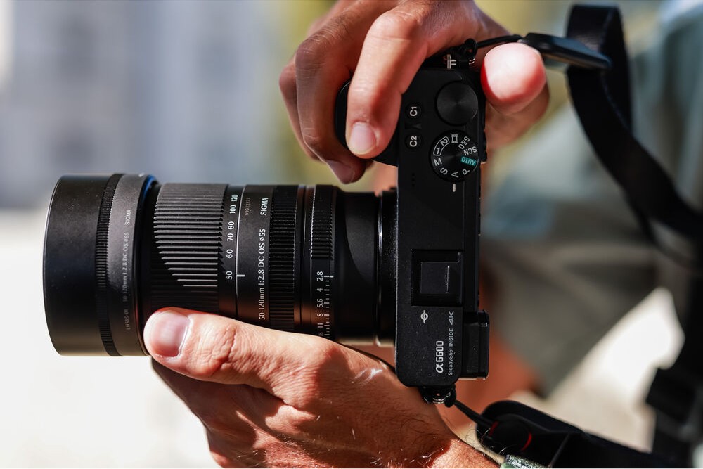 Sigma-50-120mm-F2-8-DC-OS-C-Chinh-Hang-5.jpg?v=1791516869