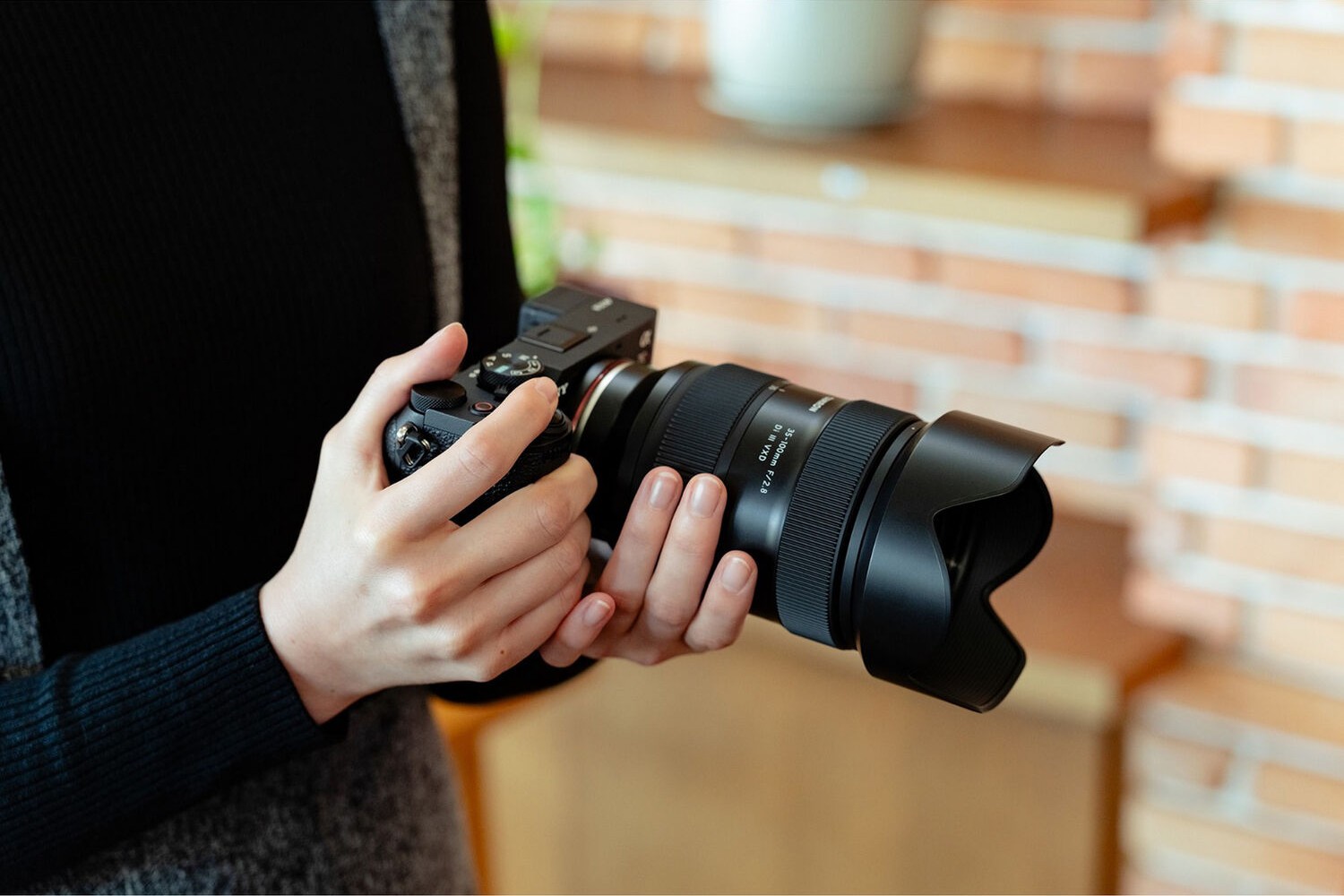 Tamron-35-100mm-F2-8-Di-III-VXD-Chinh-Hang-1.jpg?v=1771925030