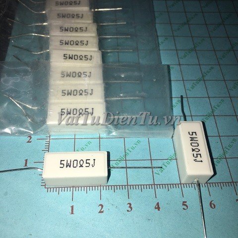 Điện trở 0.5R 5W 0.5R5W0.5R SQP 5% trở sứ hình chữ nhật