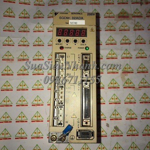 SGDM-02ADA AC SERVO DRIVER 0.2kW YASKAWA (HTM)