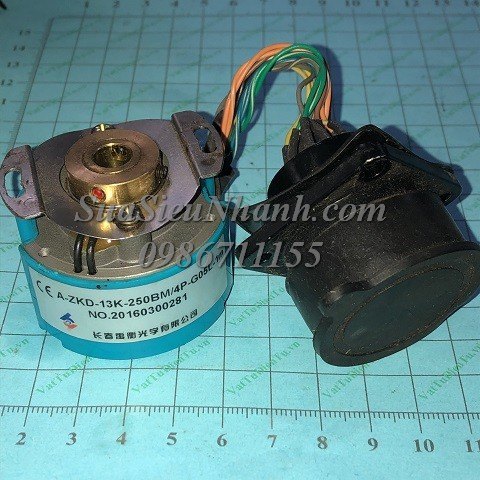 A-ZKD-13K-250BM/4P-G05L-1m Encoder cho AC SERVO MOTOR 3XMOTION (HTM)