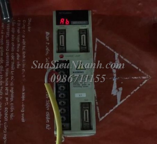 MDS-A-SVJ-03 SERVO DRIVER 300W MITSUBISHI 300W (HTM)