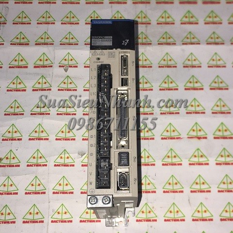 SGD7S-R90A00A002 0027 AC SERVO DRIVER 100W YASKAWA (HTM)
