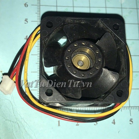 9WF0424S604B-Quat-tan-nhiet-24V-0-11A-40x40x28mm-SANYO-3-day-dau-cam-C2-2.jpg?v=1770604069