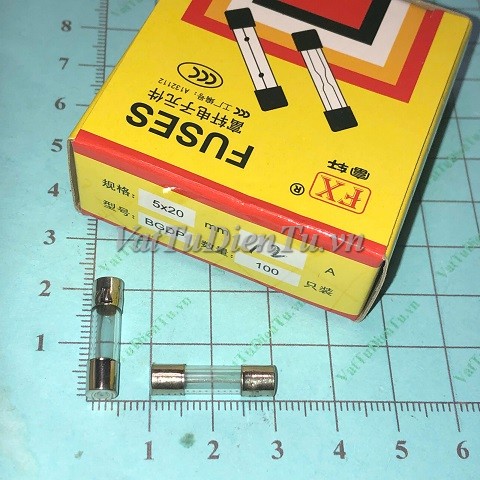 Cau-chi-12A-250V-ong-thuy-tinh-5x20MM-chan-cai_F12A250V5x20-STE.JPG
