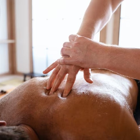 Địa chỉ massage Nuru Mạc Thái Tổ uy tín tại Hà Nội