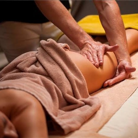 Massage không che là gì? Hé lộ dịch vụ trườn gel VIP cực phê
