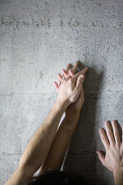 Tư thế đứng thường phù hợp trong nhiều không gian khác nhau