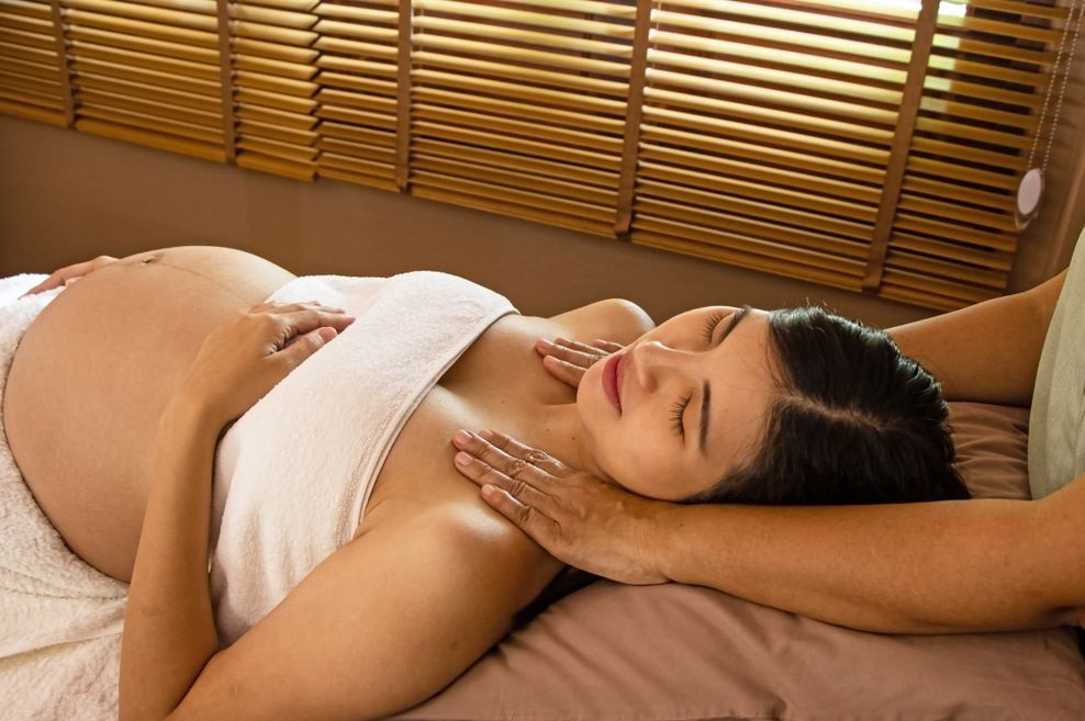 Massage cho mẹ bầu