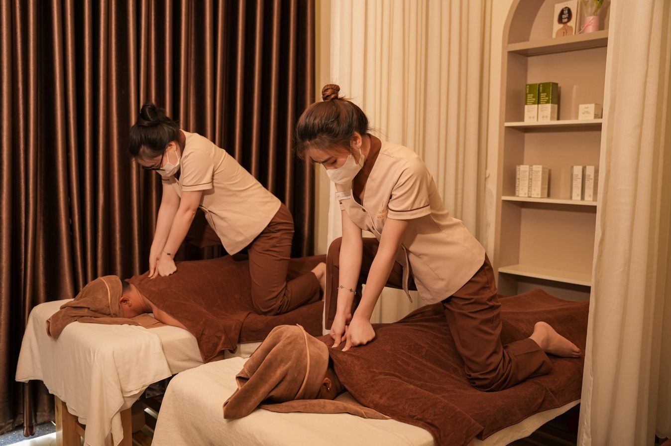 OASIS MASSAGE (MASSAGE NURU)