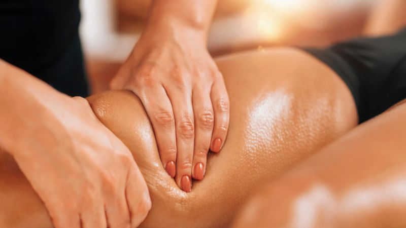 Quy trình massage đùi chuyên nghiệp tại Massage Nuru OSAKA