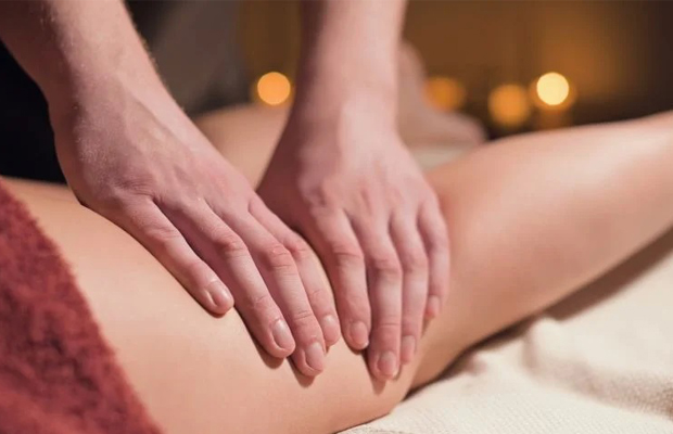 Massage đùi là gì?