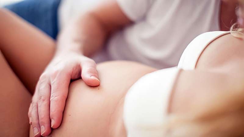 Đạt cực khoái có kích thích chuyển dạ sớm không?