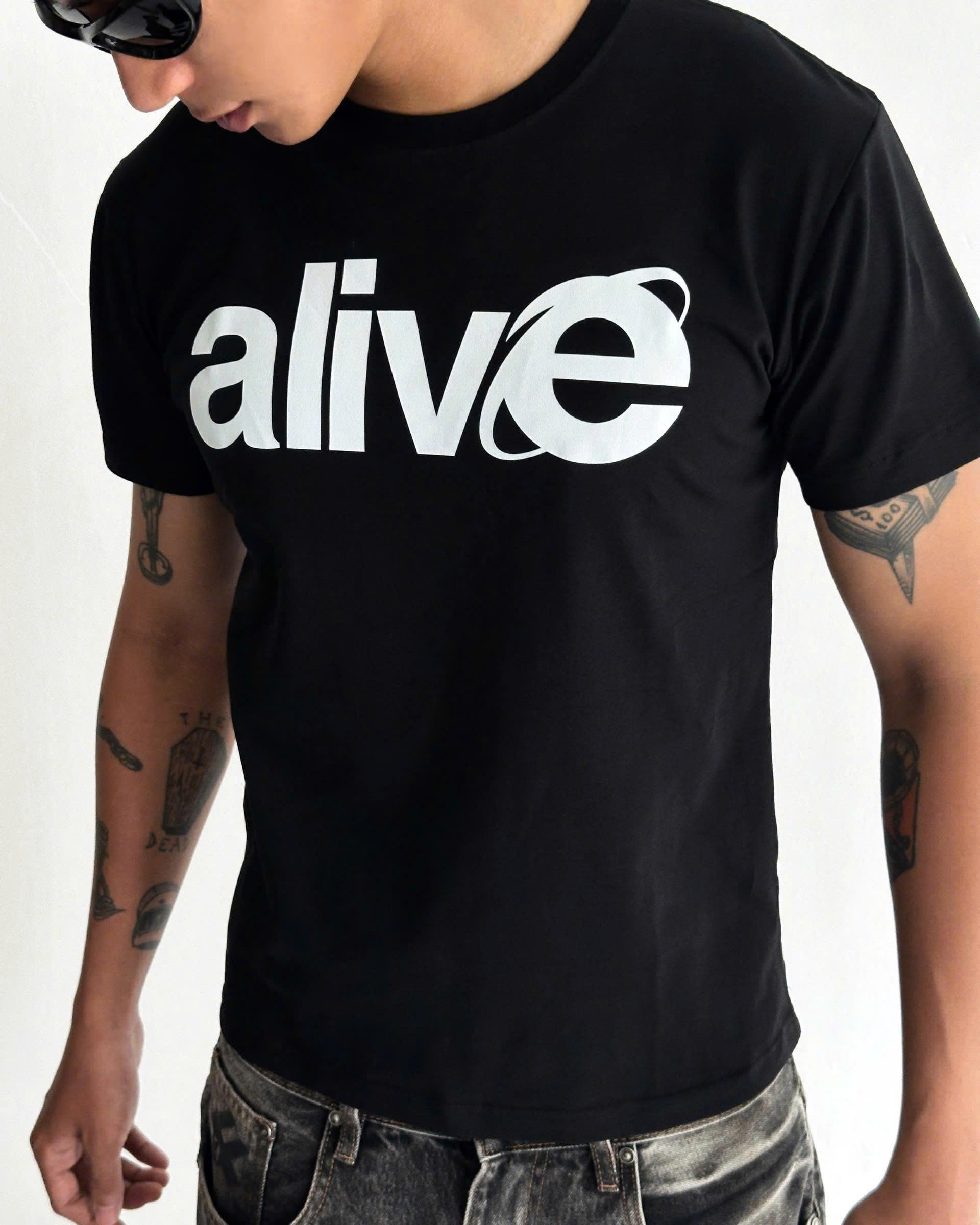 WHDC ALIVE FITTED TEE BLACK