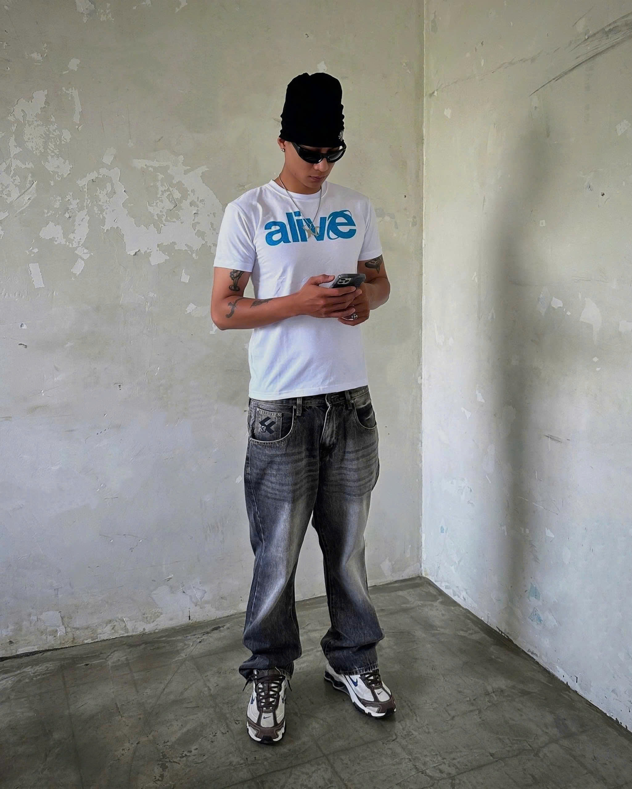 WHDC ALIVE FITTED TEE WHITE