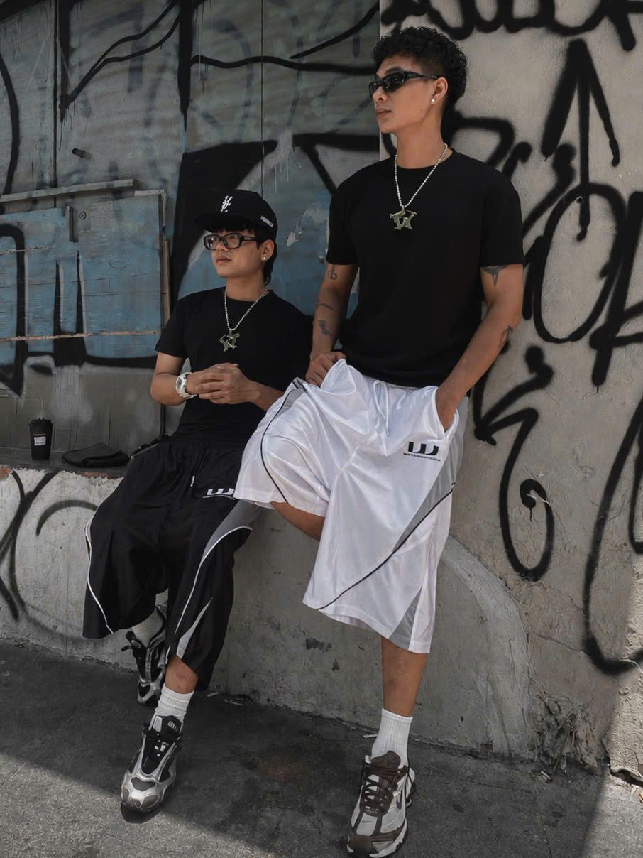 WHDC BAGGY BASKETBALL SHORTS IN WHITE