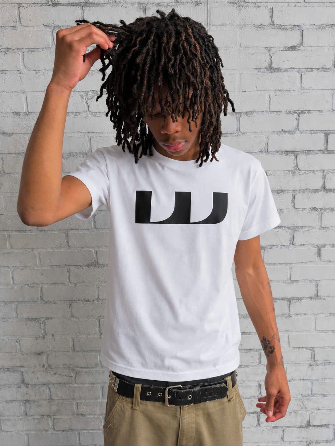 WHDC NEW ICONIC FITTED TEE IN WHITE / BLACK