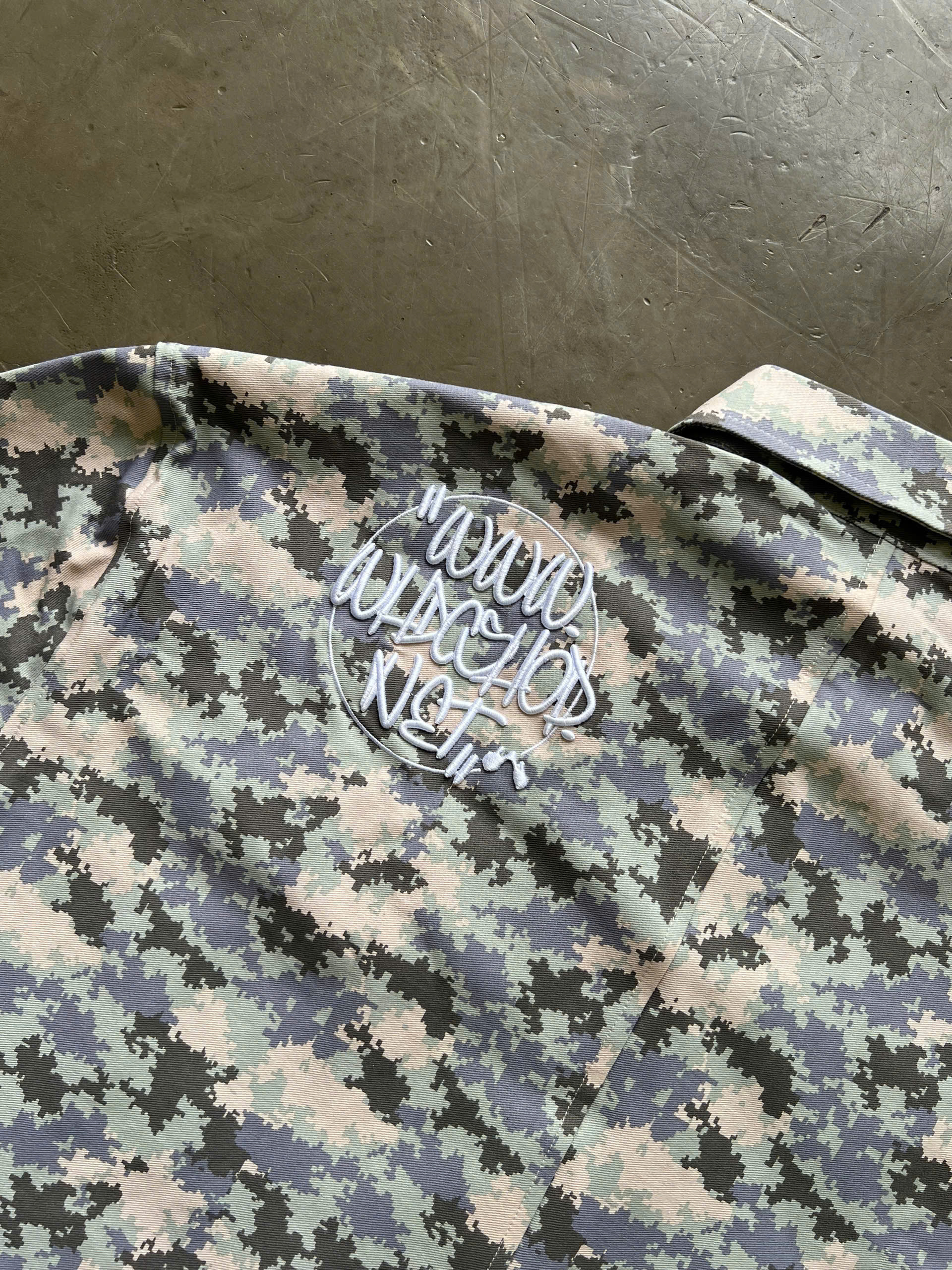 WHDC SRVIVR DIGITAL CAMO BOXY SHIRT