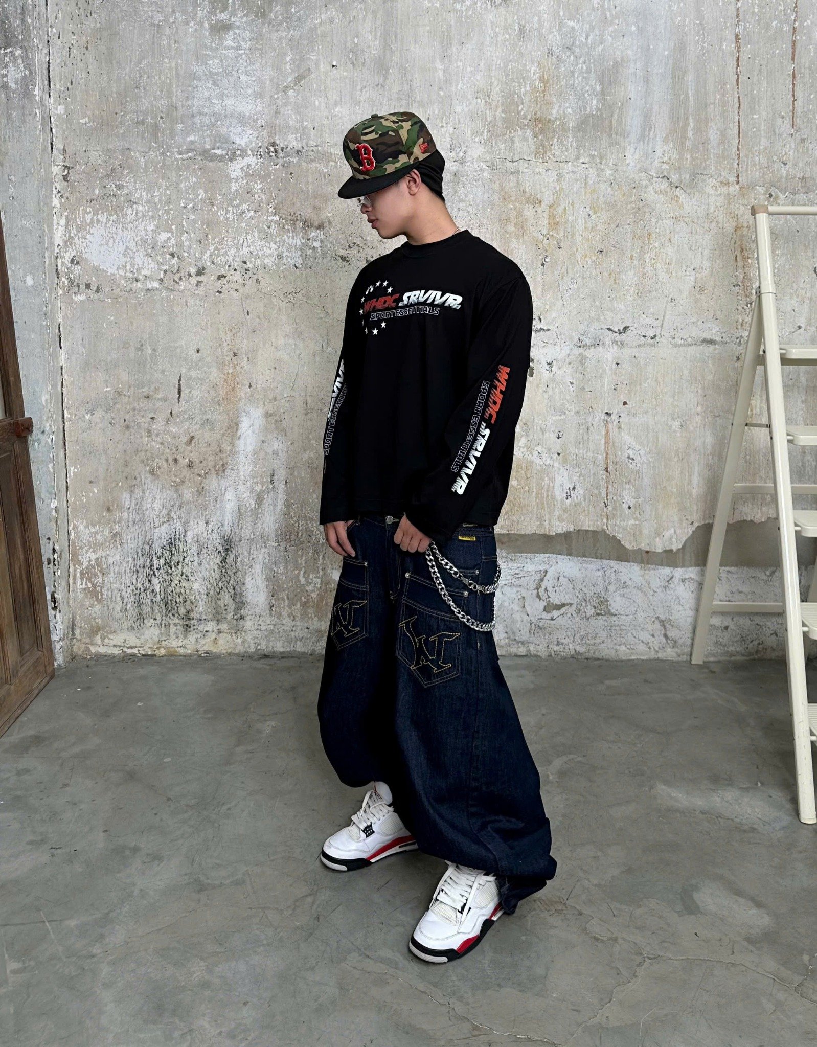WHDC SRVIVR SPORT LONGSLEEVE IN BLACK