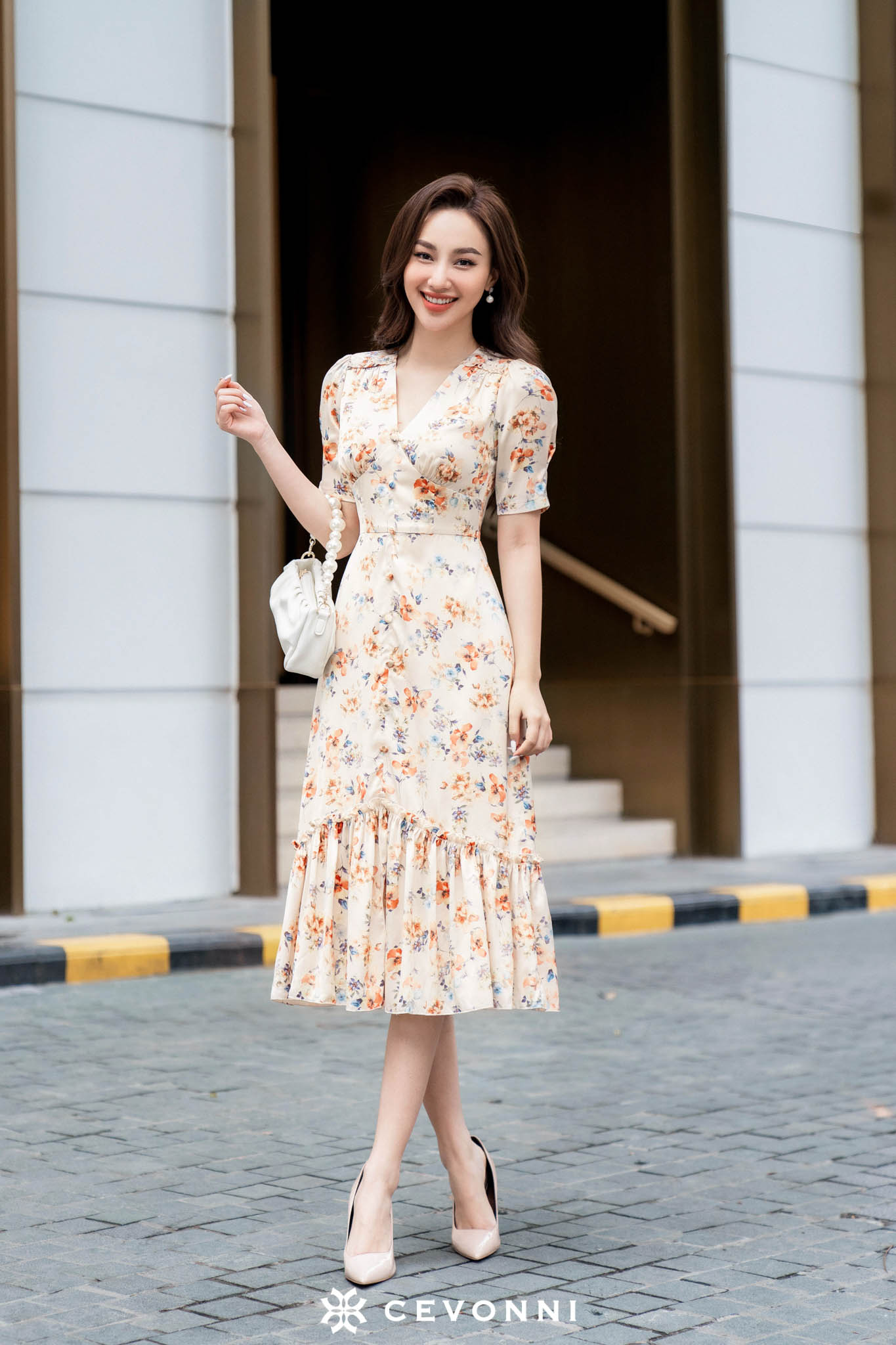 Những mẫu váy hoa cho mùa nắng tháng 3 - Báo An Giang Online