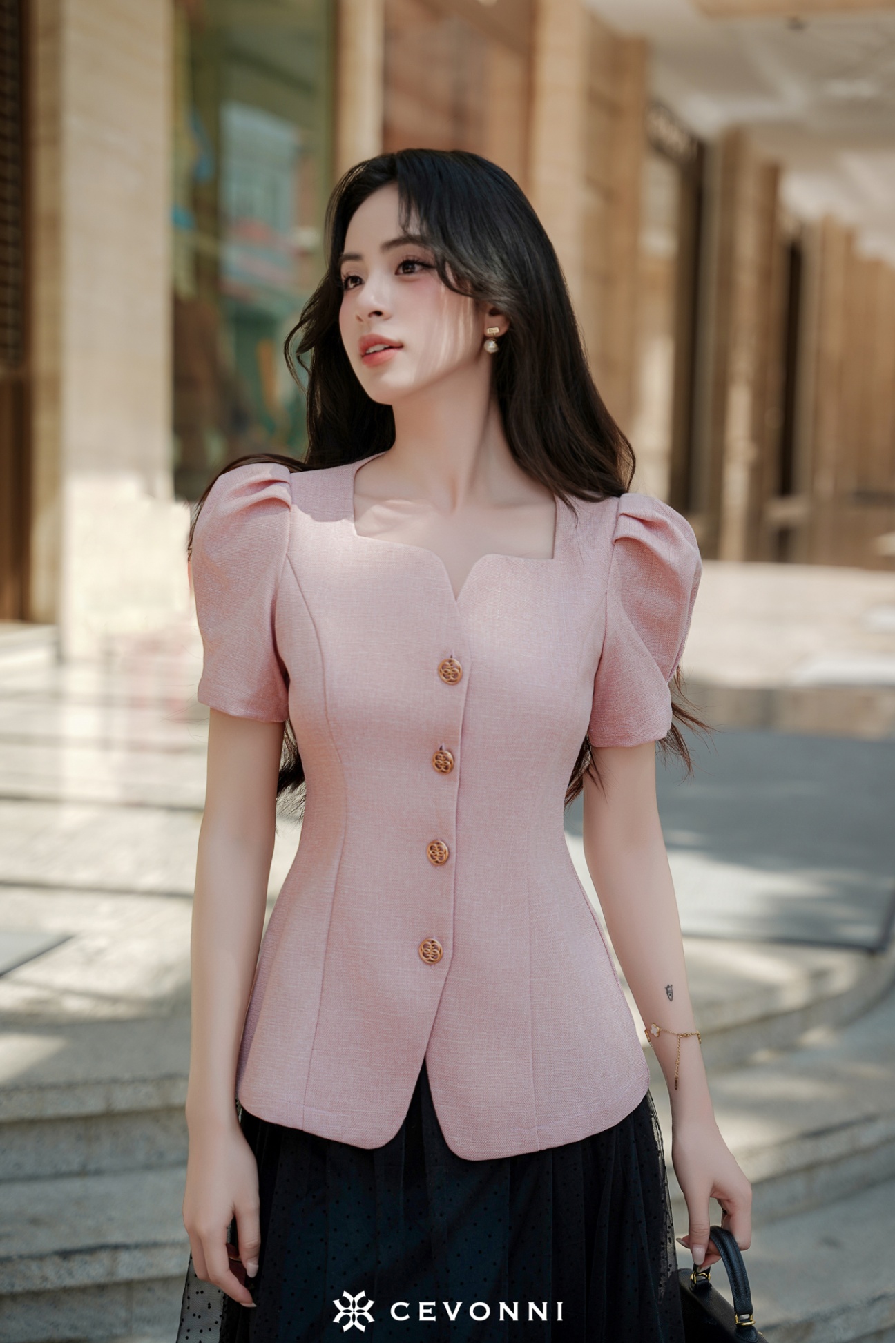 Áo peplum cổ vuông cúc vàng màu hồng