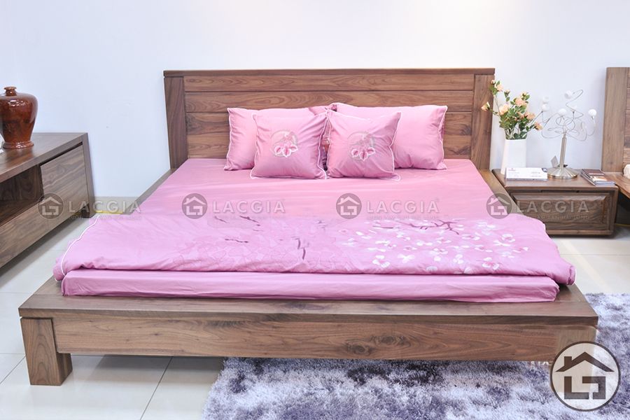 Giường gỗ hiện đãi GN08