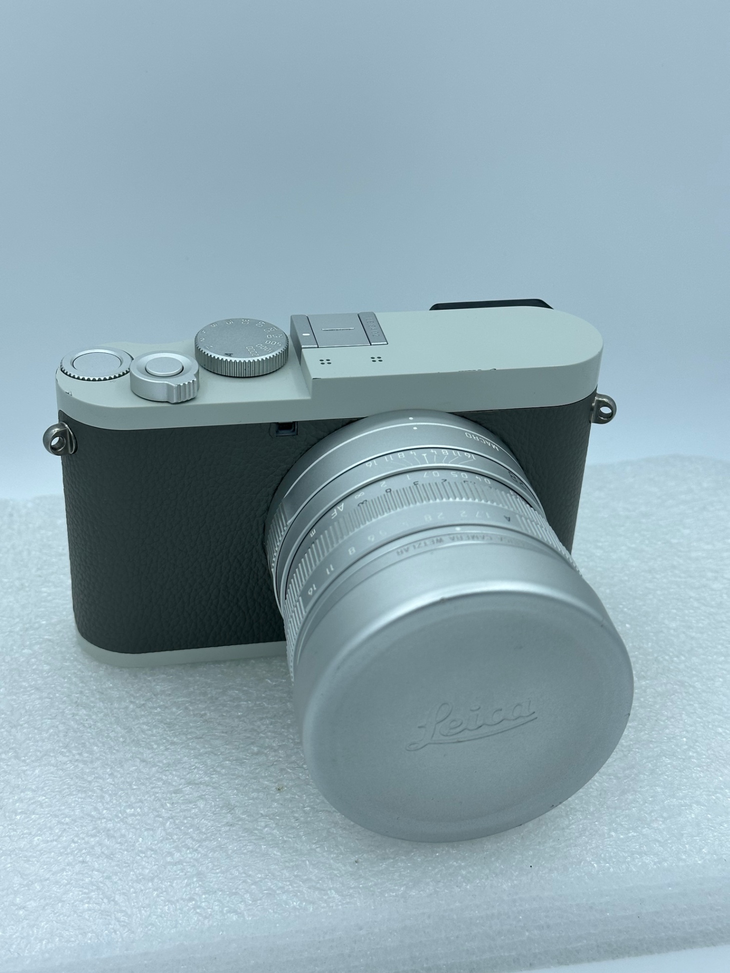 LEICA Q2 GHOST BY HODINKEE (2075 )