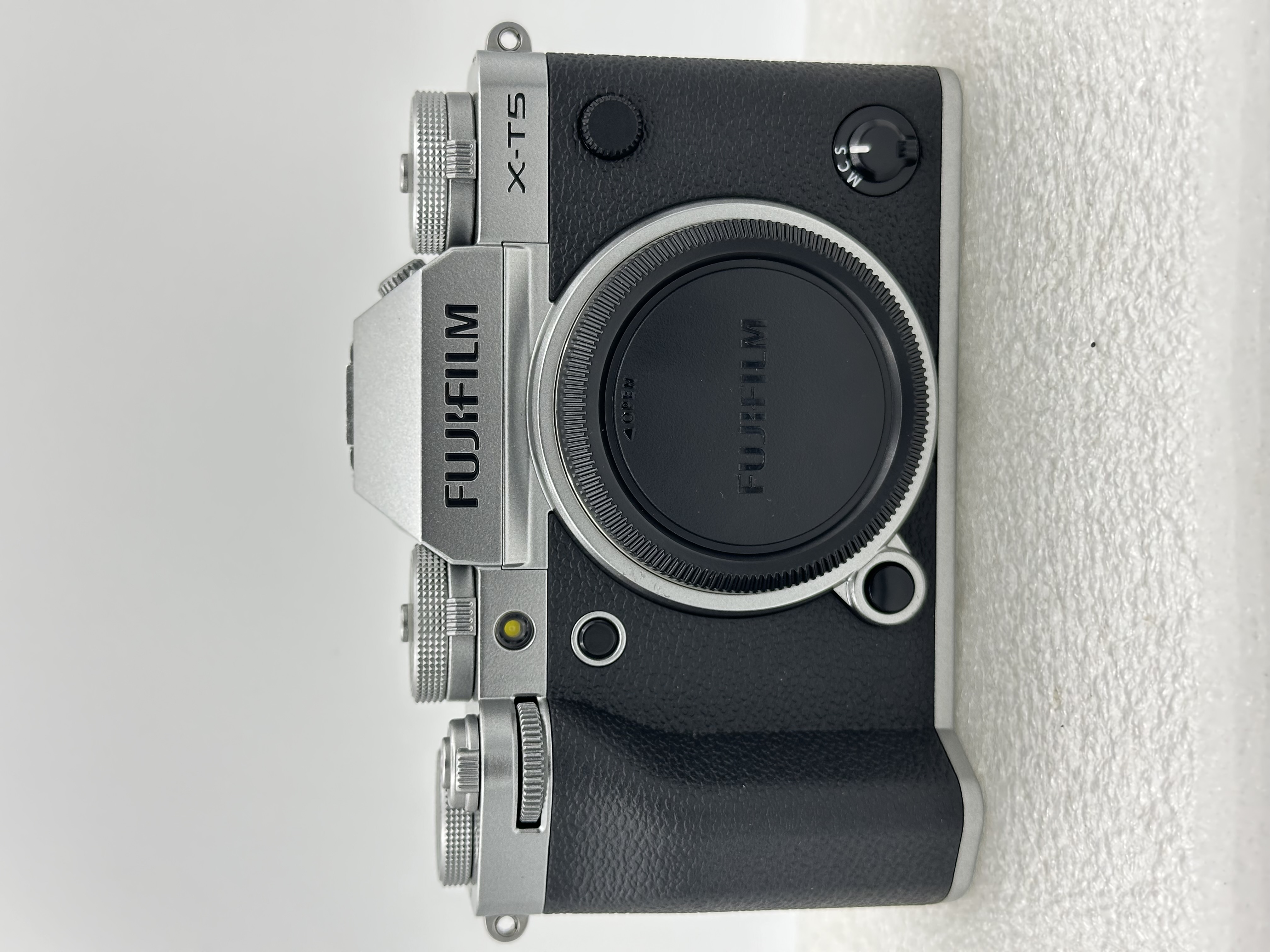 FUJIFILM XT5 SILVER ( 1668 )