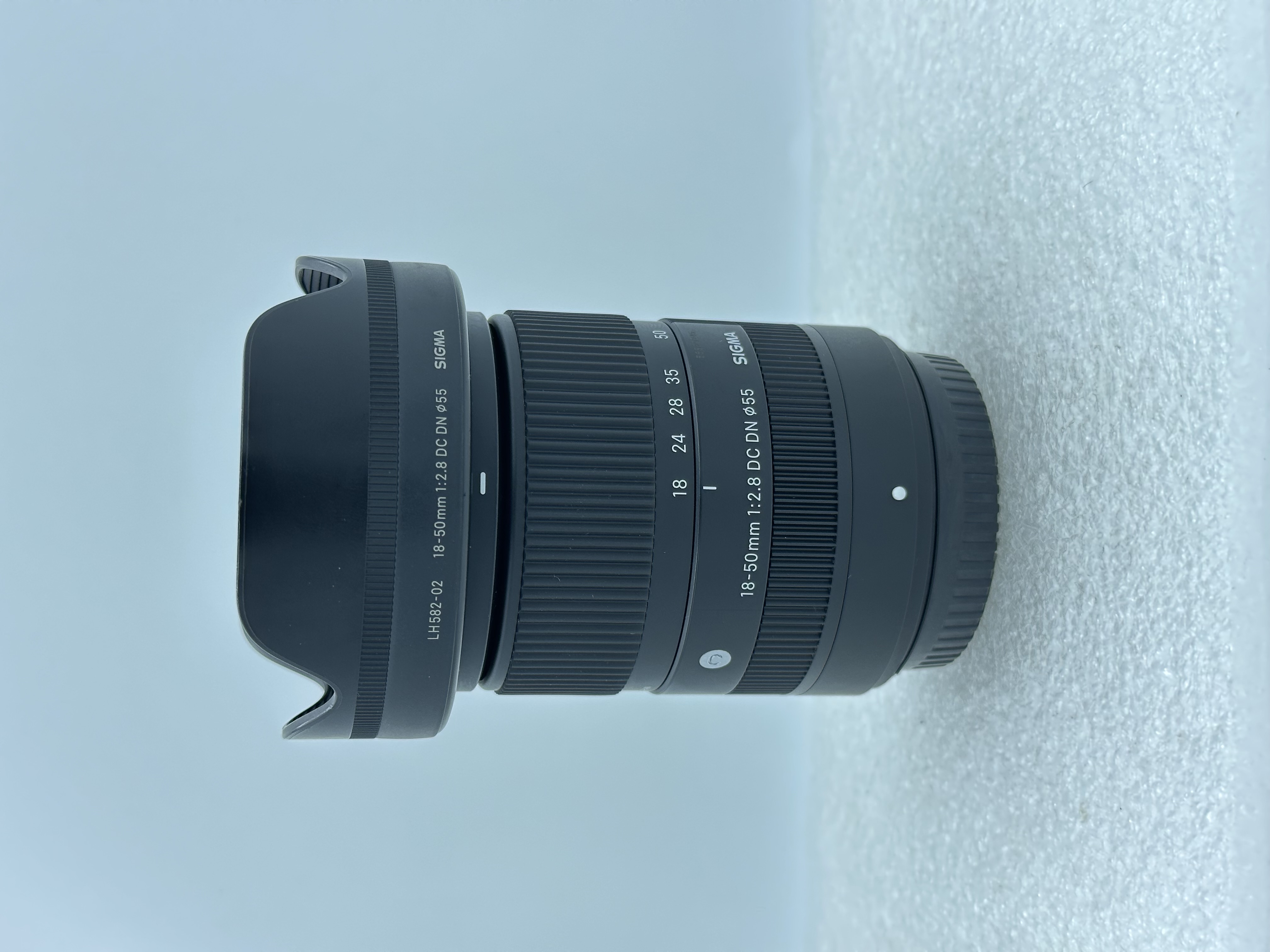 ỐNG KÍNH SIGMA 18-50F2.8 NGÀM FUJIFILM X ( 9245 )