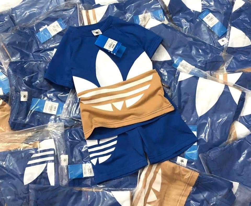 Set Adidas bé trai hoạ tiết to màu xanh dương