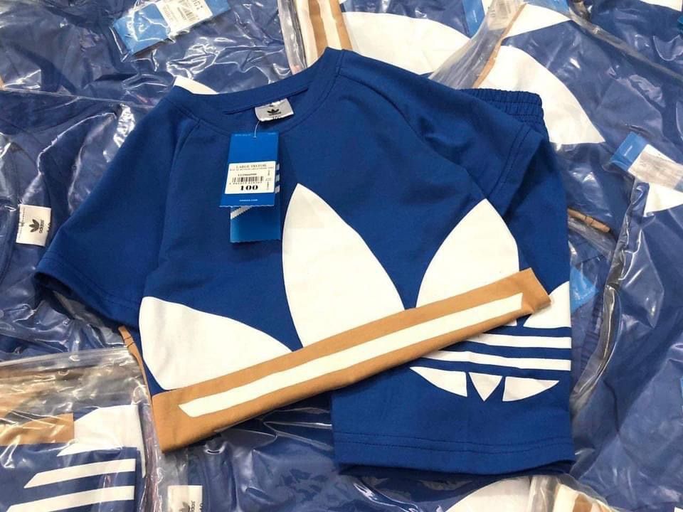 Set Adidas bé trai hoạ tiết to màu xanh dương